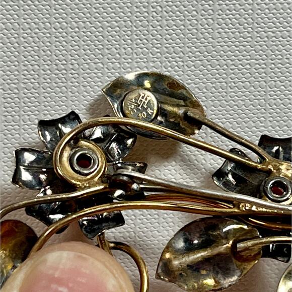 Signed Harry Iskin 1/20 10K Gold Filled Flower Bouquet Brooch, Red Glass Stones - Picture 8 of 8